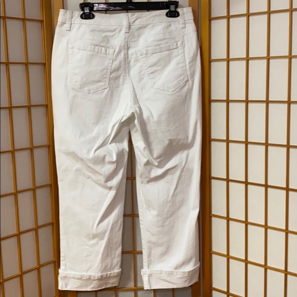 White Curvy Capri Jeans Sz 6 - Picture 3 of 5